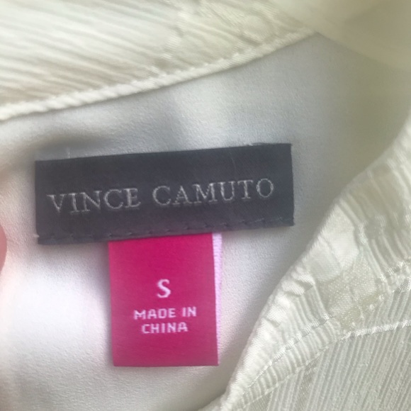Vince Camuto sz S cream blouse/ great sleeves - Picture 3 of 4